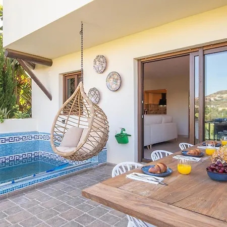 Close To The Beach. Villa *